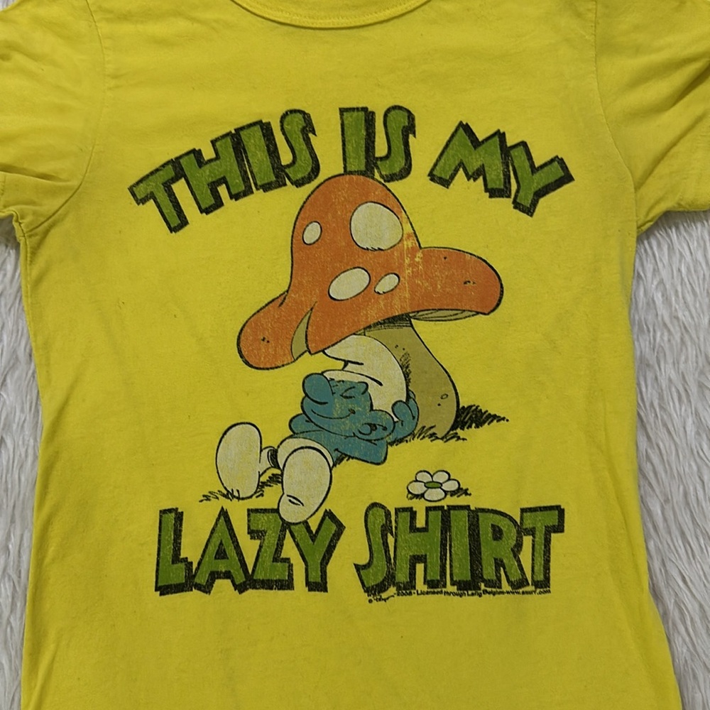 Junk food yellow t shirt Smurf shirt size small